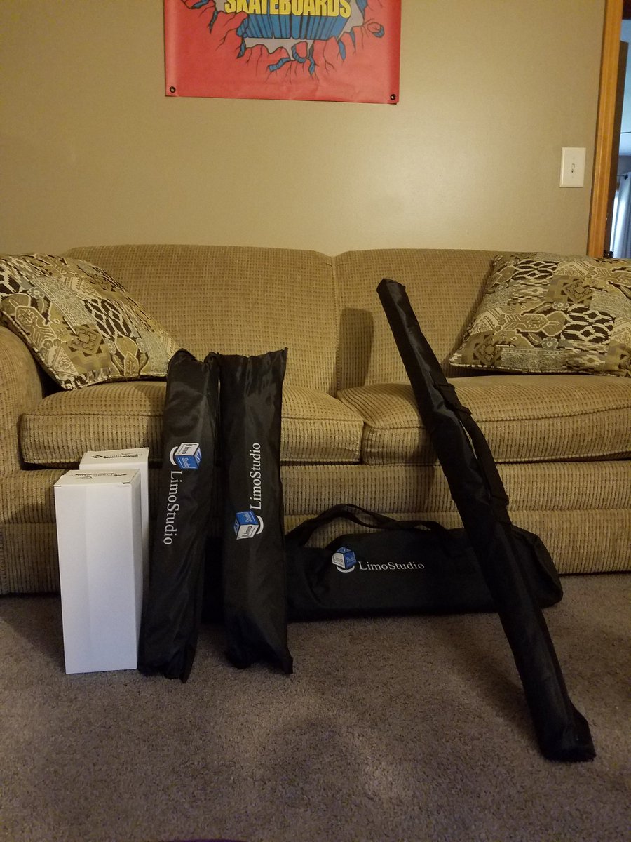 DMATBPofficial's tweet photo. Picked up some new equipment! Got a 2 piece light kit and a dolly track! Putting out new and better content this year! https://t.co/RBrc9QlOH9
