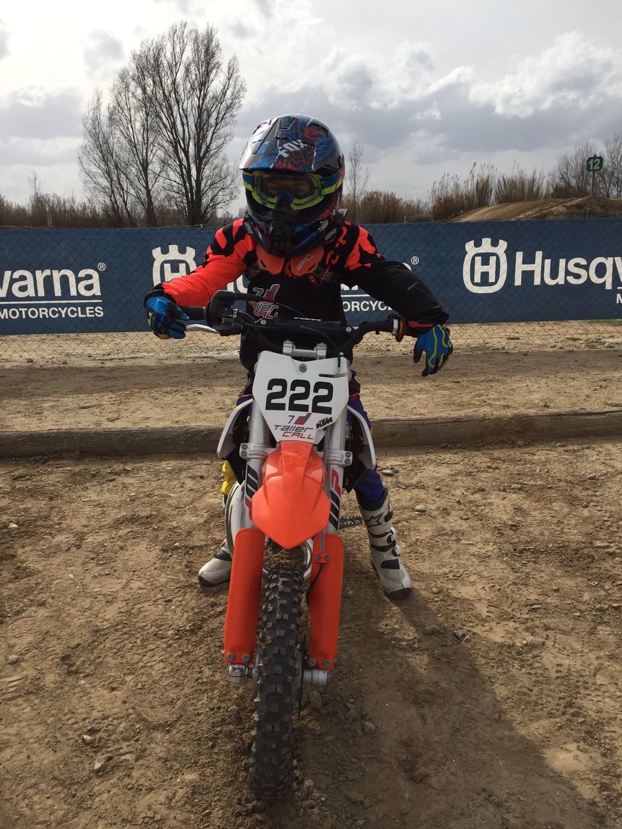 cristian12espan's tweet photo. Muy contento de la participación de estos dos pilotos en el Campeonato de Catalunya de Mx. Ahora hay que seguir trabajando duro. 💪🏻👏🏻👏🏻 https://t.co/9l07oWUQTS