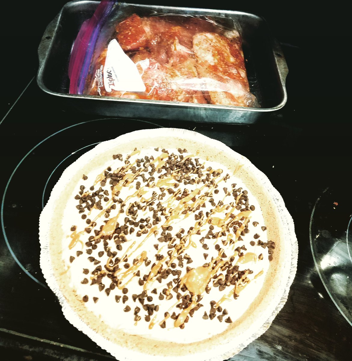 mishelled7's tweet photo. #peanutbutterpie #bbqporkribs #bddinner https://t.co/wb1BOuf6pR