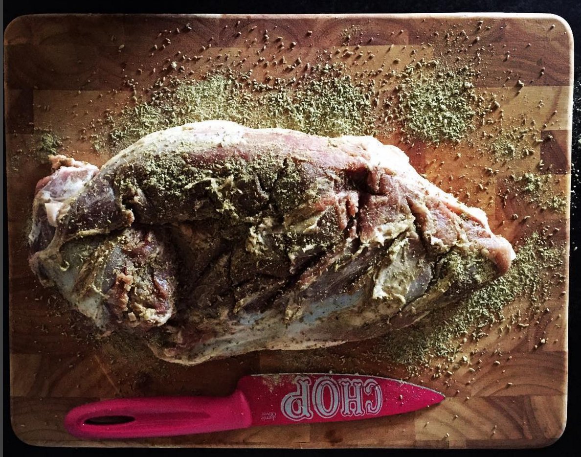 Curious_Farmer's tweet photo. Early Bird Offer Ends Tomorrow // Cooking The Whole Pig at @IndieFude! ONLY £12.50 and only a few tickets left >> https://t.co/MXJUJmYVcp https://t.co/nVqseGKXzJ