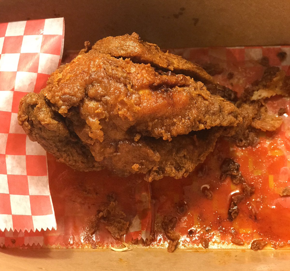 TouringFoodDude's tweet photo. @HattieBs Damn Hot Chicken is Damn good! https://t.co/vsfPSENTIU