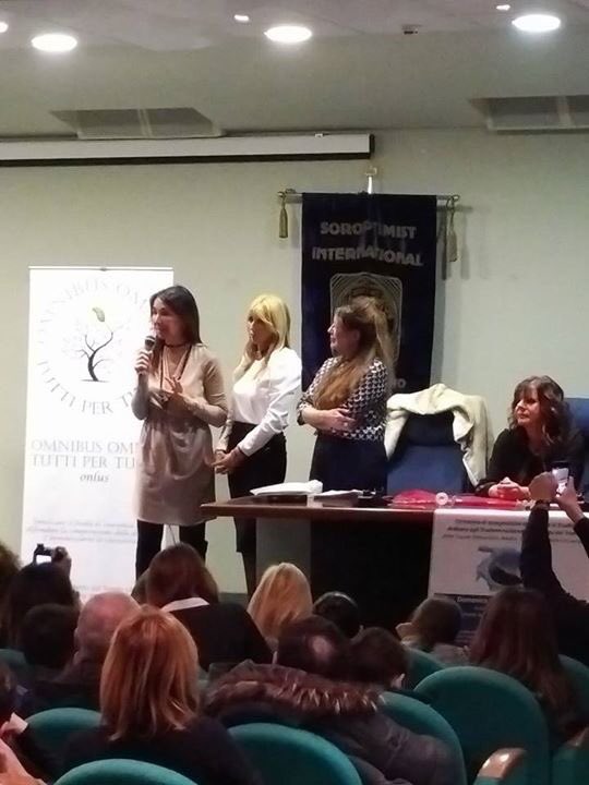SoroptimistAp's tweet photo. Assegnazione borse di studio ai ragazzi delle scuole del comune di Arquata del Tronto. #terremotocentroitalia @SIItalia https://t.co/fiLNRQBNyn