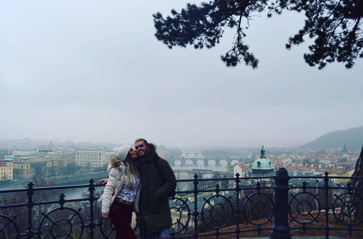 miriaamfdz_'s tweet image. "Pero sí, somos felices" ❤️ #PostRodea