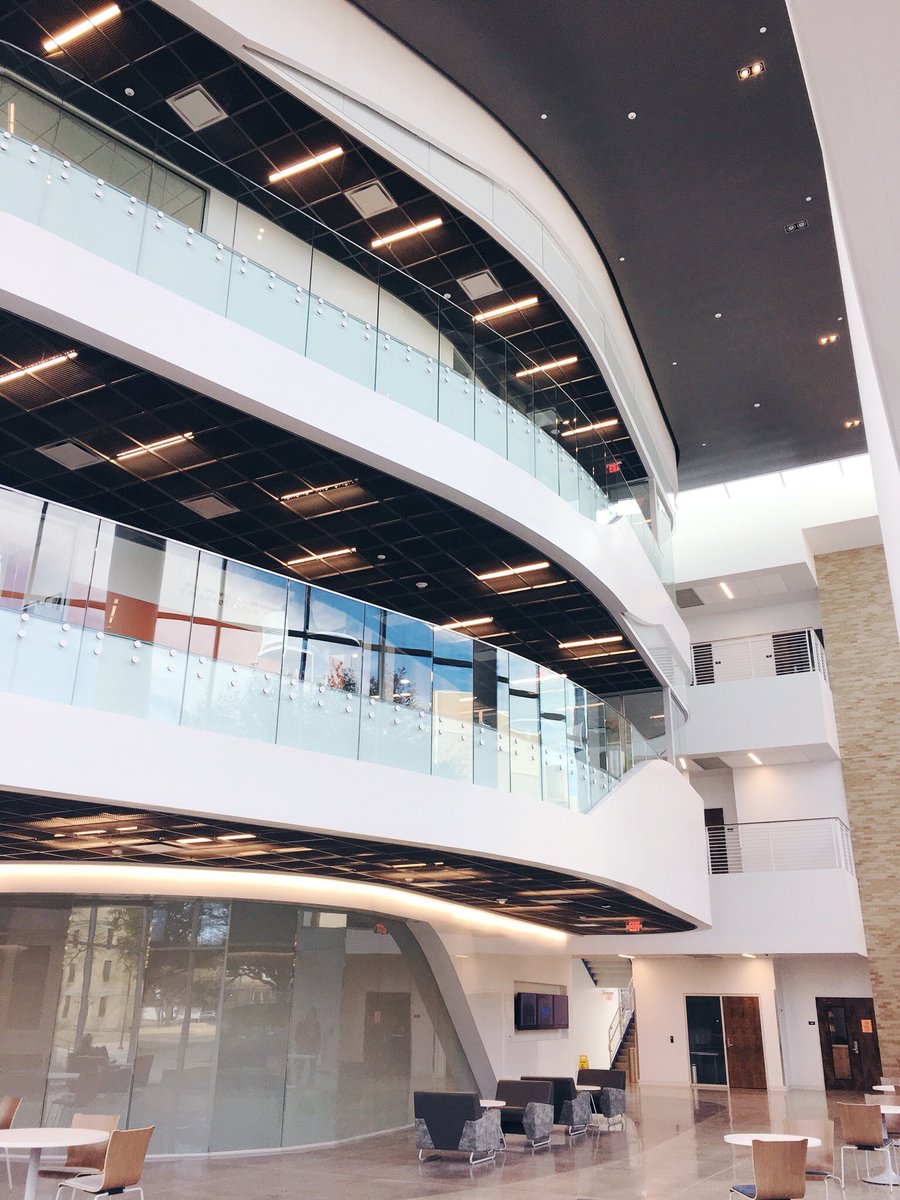 kennediross's tweet photo. Halbert-Walling is full of innovative technology: the glass wall in the main lecture room can change from transparent to opaque! #jmc367 https://t.co/FFVAKQZkFg