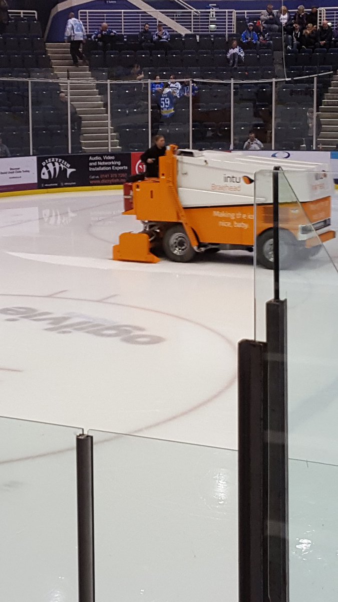 scotlandsmagic's tweet photo. Meticulously preparing the ice. Almost as meticulously as Dizzyfish prepare their installs. #braeheadclan #dizzyfish #scotlandsmagic https://t.co/GMy0z0iG4j