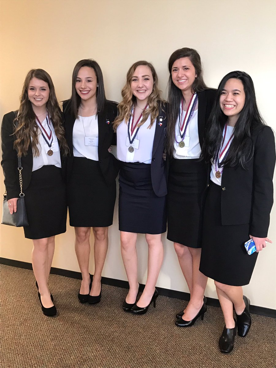 julia_rose44's tweet photo. Can't believe our last area comp is over! Wouldn't want to spend it with anyone else :) #viewsfromarea6 https://t.co/3z3si3ir3c