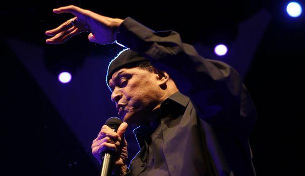 LEXPRESS's tweet photo. Le chanteur de jazz Al Jarreau est mort https://t.co/mayEGl0xEl https://t.co/OvyWmSwvhe