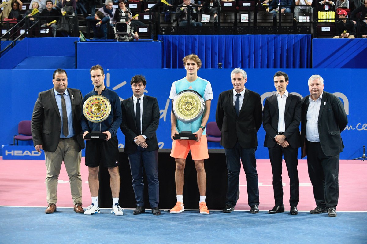 Occitanie's tweet photo. 🏆Remise du trophée de l'@OpenSuddeFrance à @FanZverev ! Merci à tous les joueurs du tournoi qui nous ont fait vibrer cette semaine ! #OSDF17 https://t.co/ZD3RJTkwY7