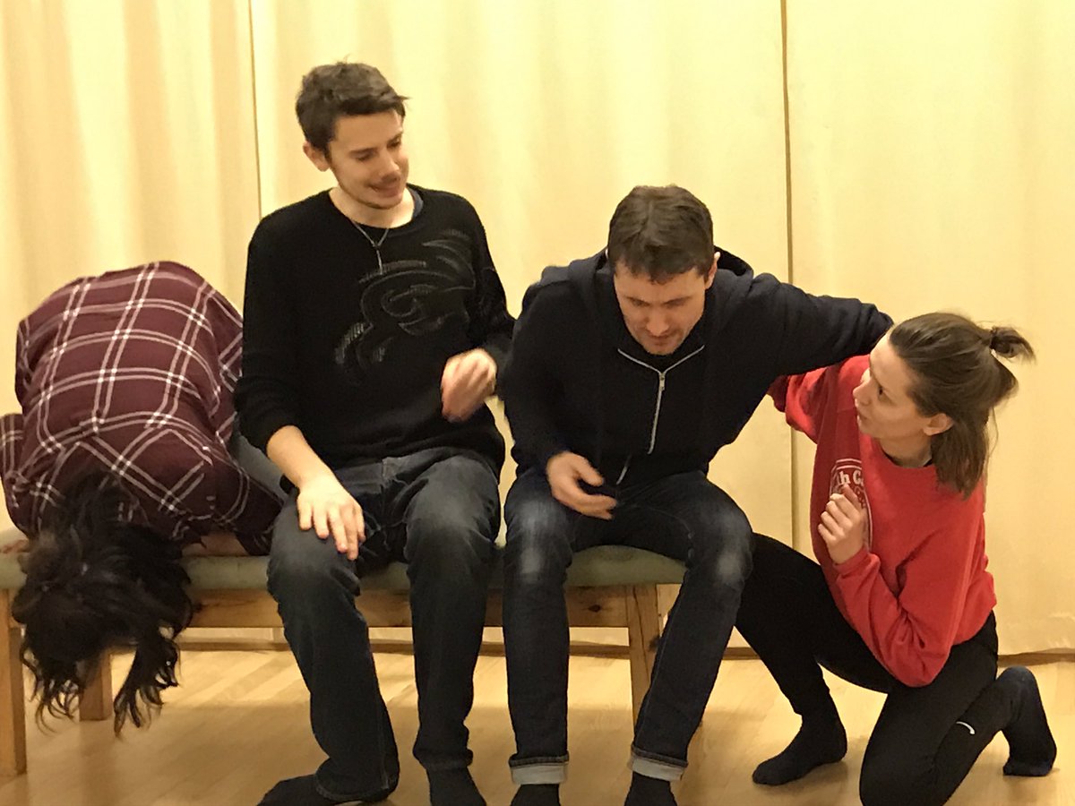 Rehearsing the re-opening of our hit show Reunion 17/2-17! It is intense 🙊😱🐵#improv #primalimpro #reunion #intenseimprovdrama #reopening