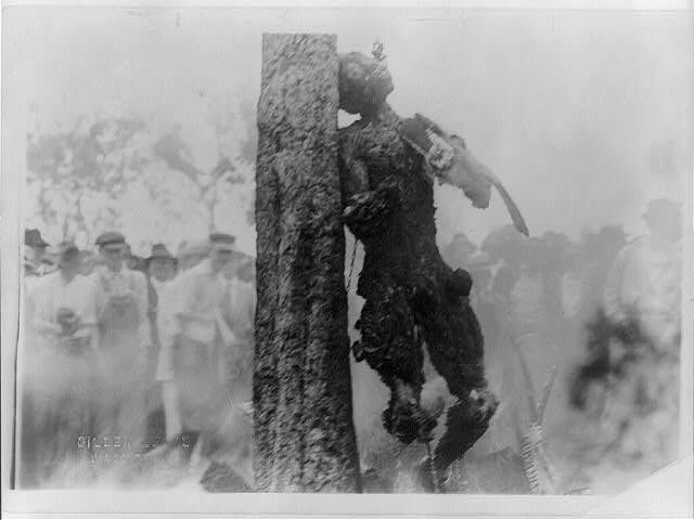UnbridledFLOTUS's tweet photo. ThrowbackSunday! Americans at sculpture. Found on #WEBDuBois wiki page 2day:
https://t.co/6r0PlY2xuf https://t.co/7Qq1j80co2