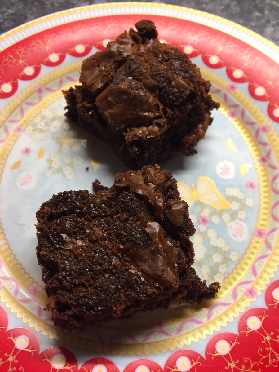 LittleTrainPlay's tweet photo. Eating my body weight in gorgeous chocolate brownies! Recipe almost perfected 😊#baking #ThatsWhyWeTestBake #ProbablyNeededABiggerTin https://t.co/A8DV9cg8WU