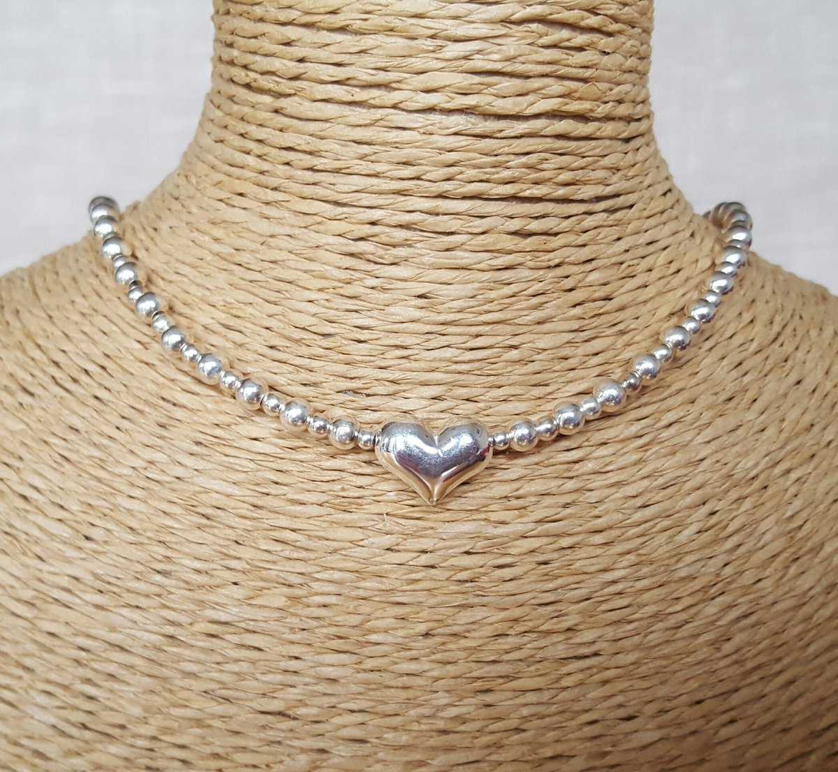 EFraserDesigns's tweet photo. 💓 #crafthour #Valentines #heart #onlinecraft #silver #silverjewellery #silvernecklace #heartjewllery #handmakeuk #sterlingsilver #shopsmall https://t.co/rxlHrYPY34