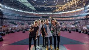 1DIfICouldFly1D's tweet photo. Missing you guys 😔❤
#1D #onedirectioncomeback #OneDirectionWeMissYou #directionerforever #BestFans2017 #OneDFans https://t.co/3ZyK5AFct5