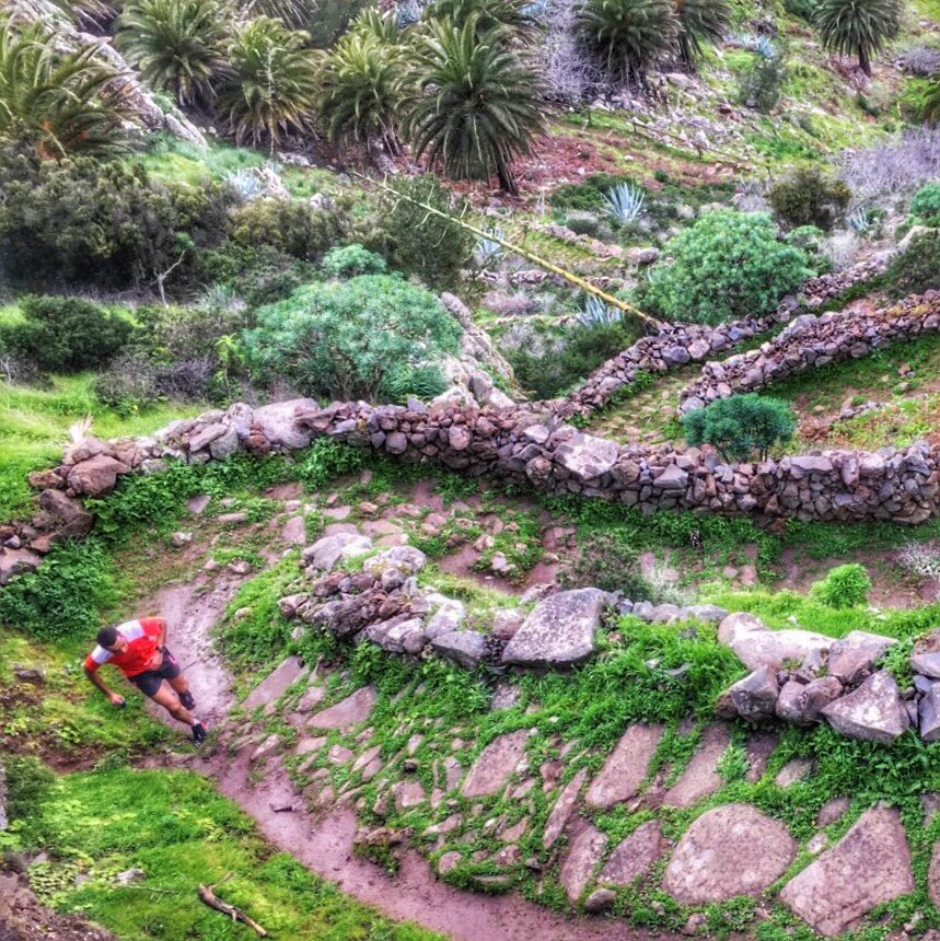 crisclemente85's tweet photo. La Degollada de Peraza, alfombra de colores y de historia gomera ¡Feliz semana! #trailrunning #freetrailrun #lagomera @canarias_es https://t.co/85qSyGTr7J