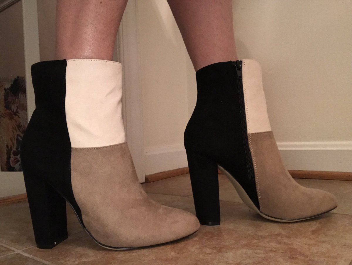 Pretyblueyez's tweet photo. Triple S - Sassy Sunday Suede ankle boots. #boots https://t.co/tPTqOXr7e7