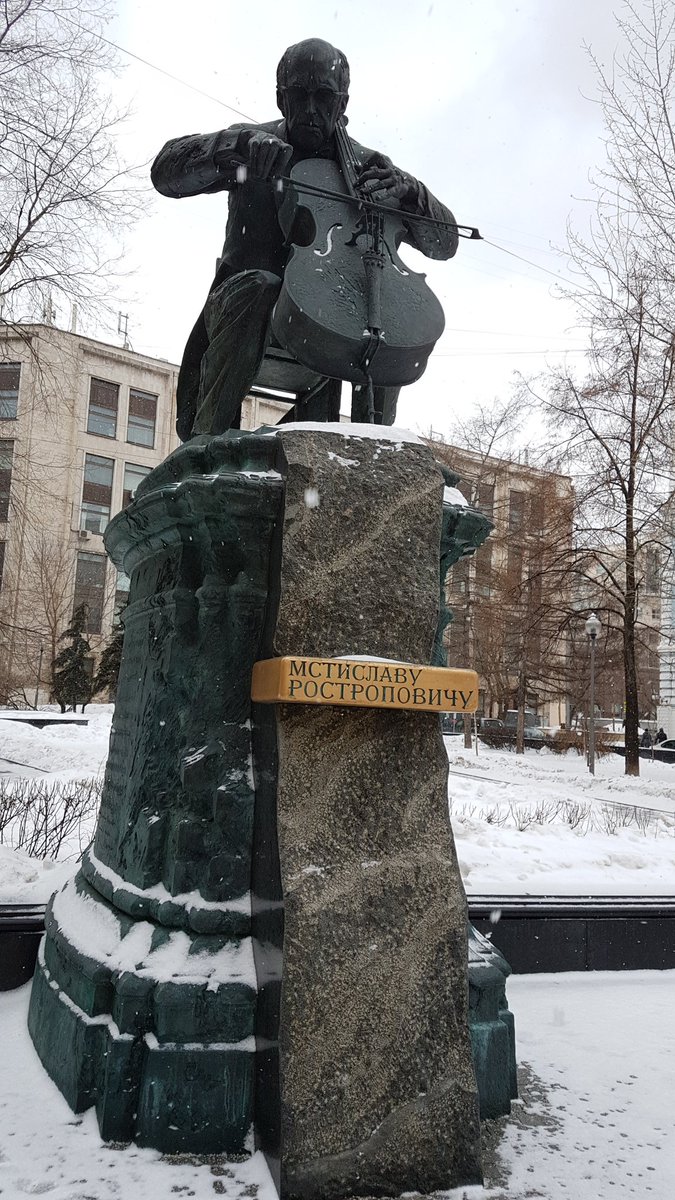 m_rjukka's tweet photo. I met my #hero today. A block away from our hotel.
#CelloGod #Rostropovich @Yle_Rso #Moscow https://t.co/O6YvzwBZVi