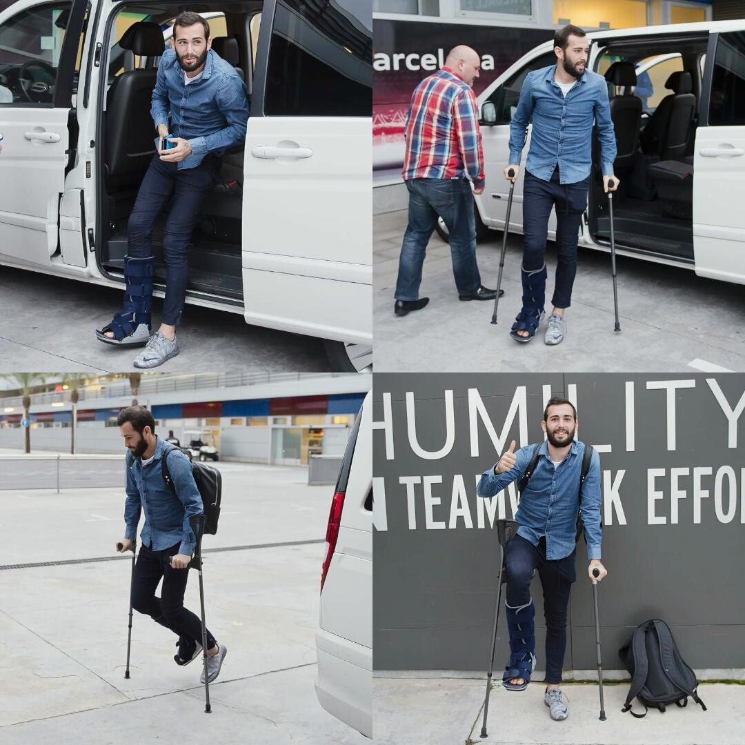 barcabharat's tweet photo. Aleix Vidal upon arriving in back Barcelona. #AnimoAleix 💪 #fcblive https://t.co/jTYzPR4Jer