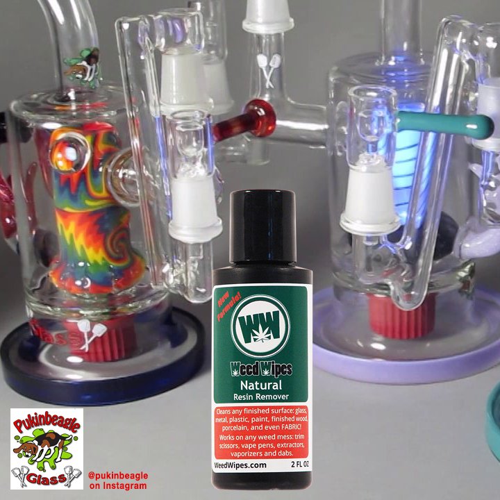 WeedWipes's tweet photo. Add a few drops of WeedWipes in your bong H2O and never clean resin again. Simple hot water rinse makes it brand new clean! #howtocleanabong https://t.co/Wd1kQIDEGX