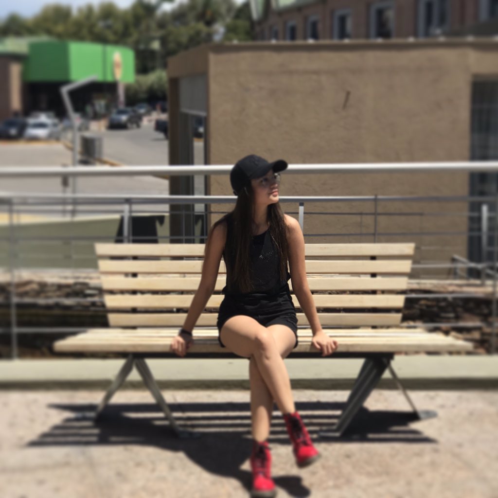 karolsevilla's tweet photo. 🌞🌞🌞🌞 https://t.co/yBIYxi9eXw