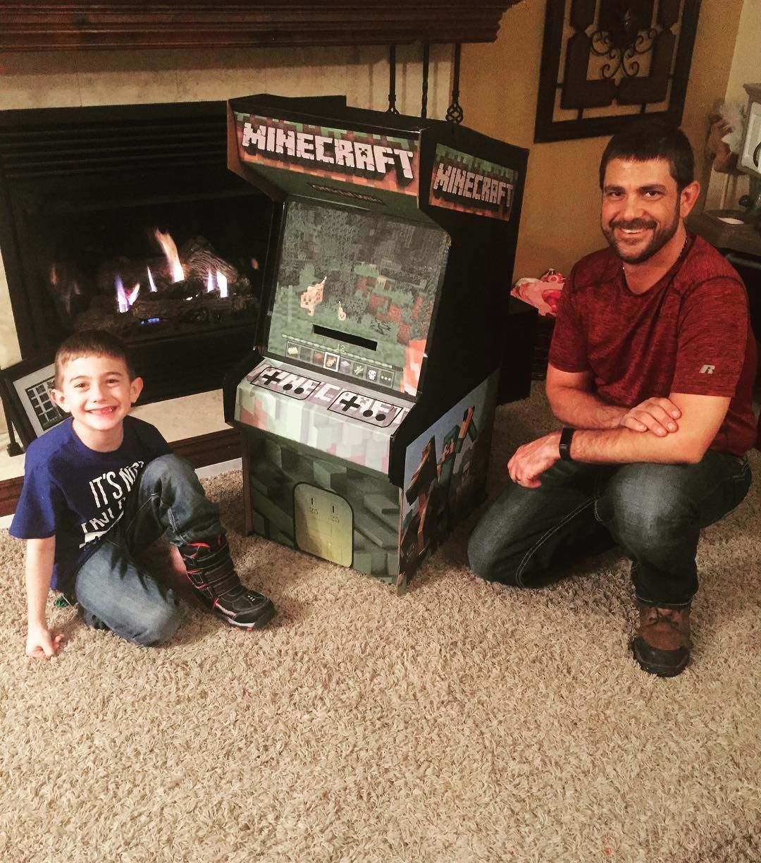 Adventure Chest Inc. on X: Kan wanted a Minecraft arcade cabinet Valentine  card box for Valentine's Day so his dad brought the idea to life! Pic:  jenncolo5 [instagram]  / X