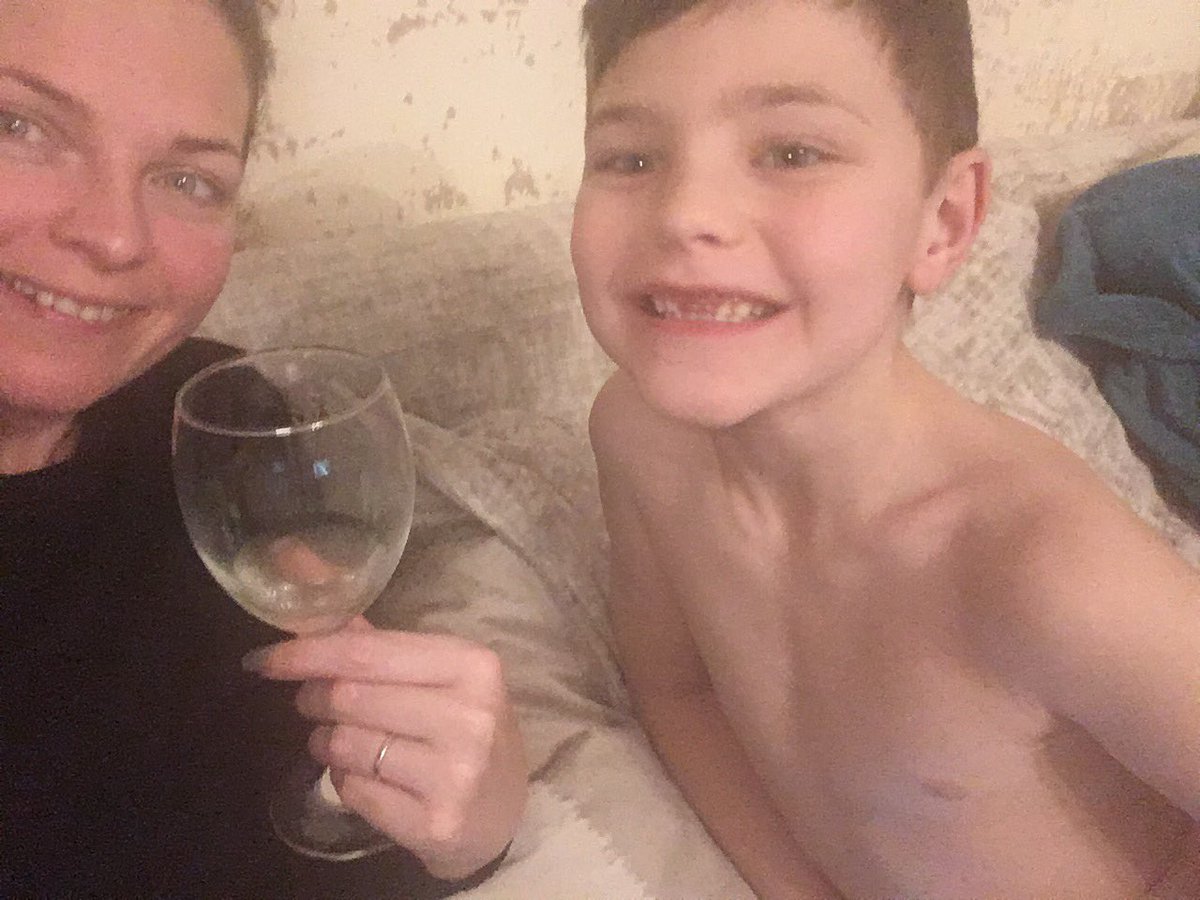 Millzy84Sarah's tweet photo. @SolitaNQ not ugly but he's got no teeth and look at the walls #middecorating #kidwontsleep #needsolita #hewantsmacandcheeseballs https://t.co/DjwxAFxzGG
