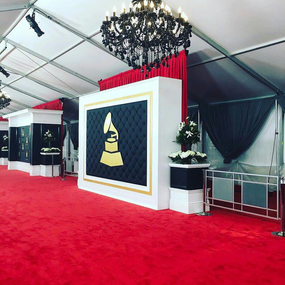 ddlovato_Py's tweet photo. Alfombra Roja y escenario de los Grammys 
DEMI FOR A GRAMMY
#Lovatics #BestFanArmy #iHeartAwards 
rt=voto https://t.co/lgxXKqEwzq