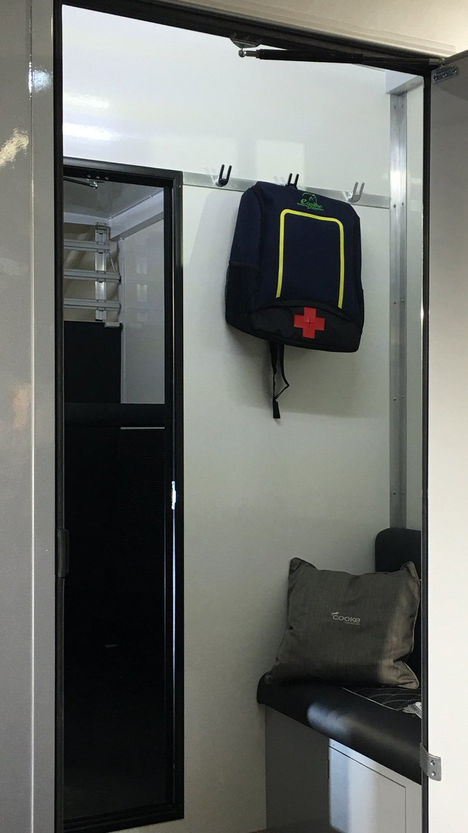 equimedpak's tweet photo. Getting geared up for the 2017 show season? GRAB &amp; GO a handy medical kit to have in the lorry in case of an emergency #equinehour https://t.co/mZZijCmNaf