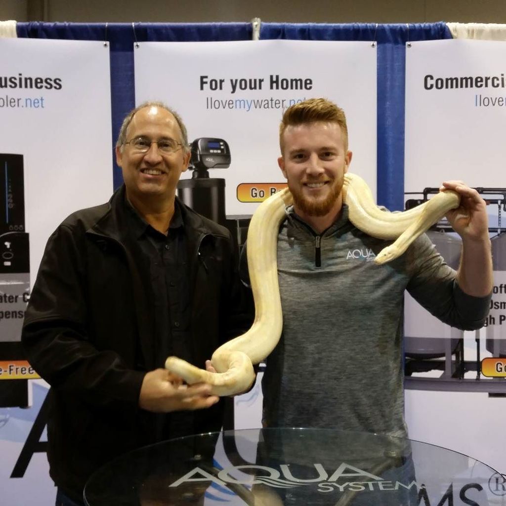 HUGE shout out to our friends at Wildlife Encounters for stopping by the booth after their… instagram.com/p/BQbMBk0Drb3/