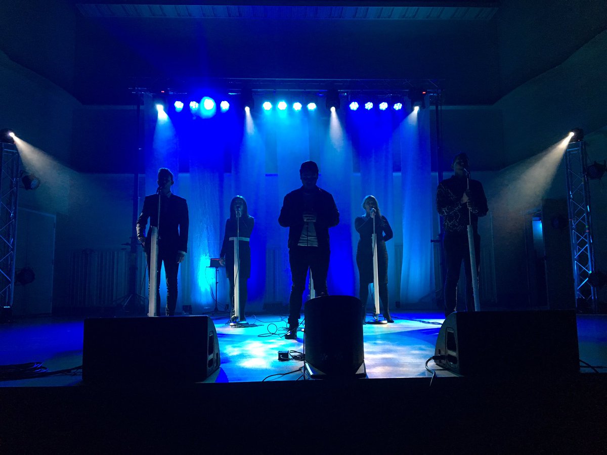 dianasunglasses's tweet image. @Postyr just took the stage!! @SingStrong are you ready to be mind blown?!?!