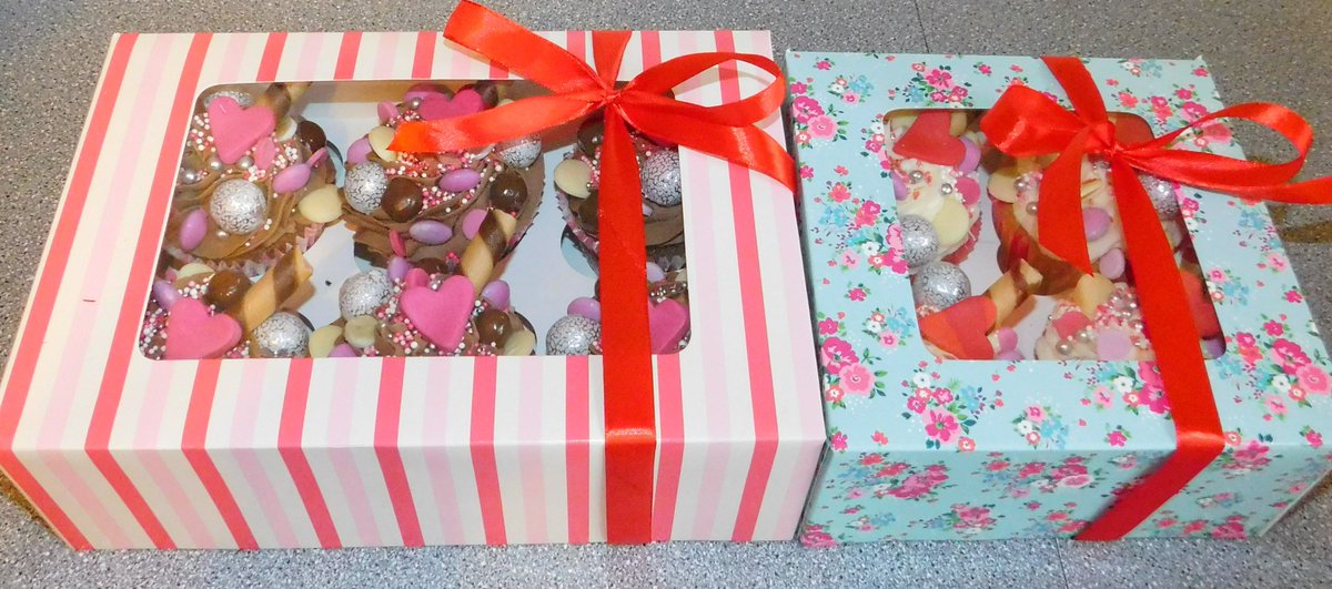 BarbsCakes's tweet photo. Valentines cup cakes https://t.co/V6xMN0qAst