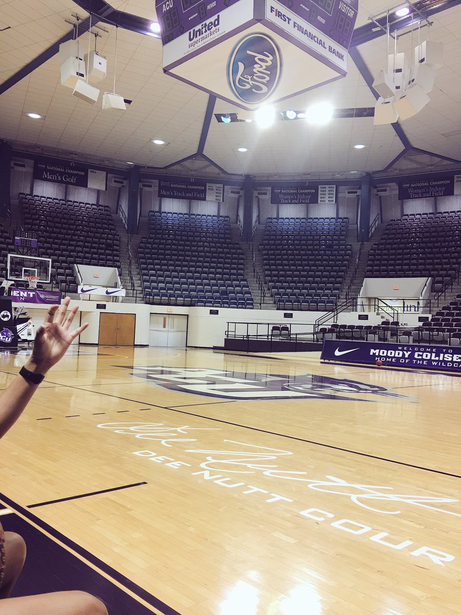 lexiii_25's tweet photo. Something important and intelresting to know about ACU is that our next home game is the 22nd @ 5:30 & everyone should come🏀💜 #jmc367 https://t.co/TGaeWOOifd