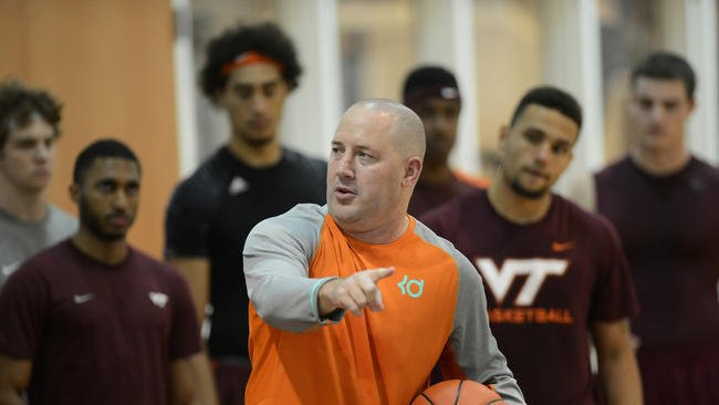 5starbasketball's tweet photo. A coach can help you with your mistakes, but NOBODY can help you with your excuses. -Buzz Williams https://t.co/rM623CGltt