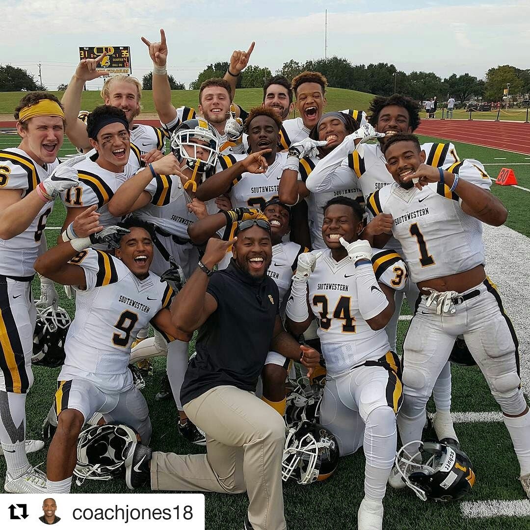 CoachYoung_7's tweet photo. Wouldn't have done it any differently. So proud to have been a Pirate these last 4 years and to go out as #champs #piratesfight #SUFootball https://t.co/1FdP7TRixy