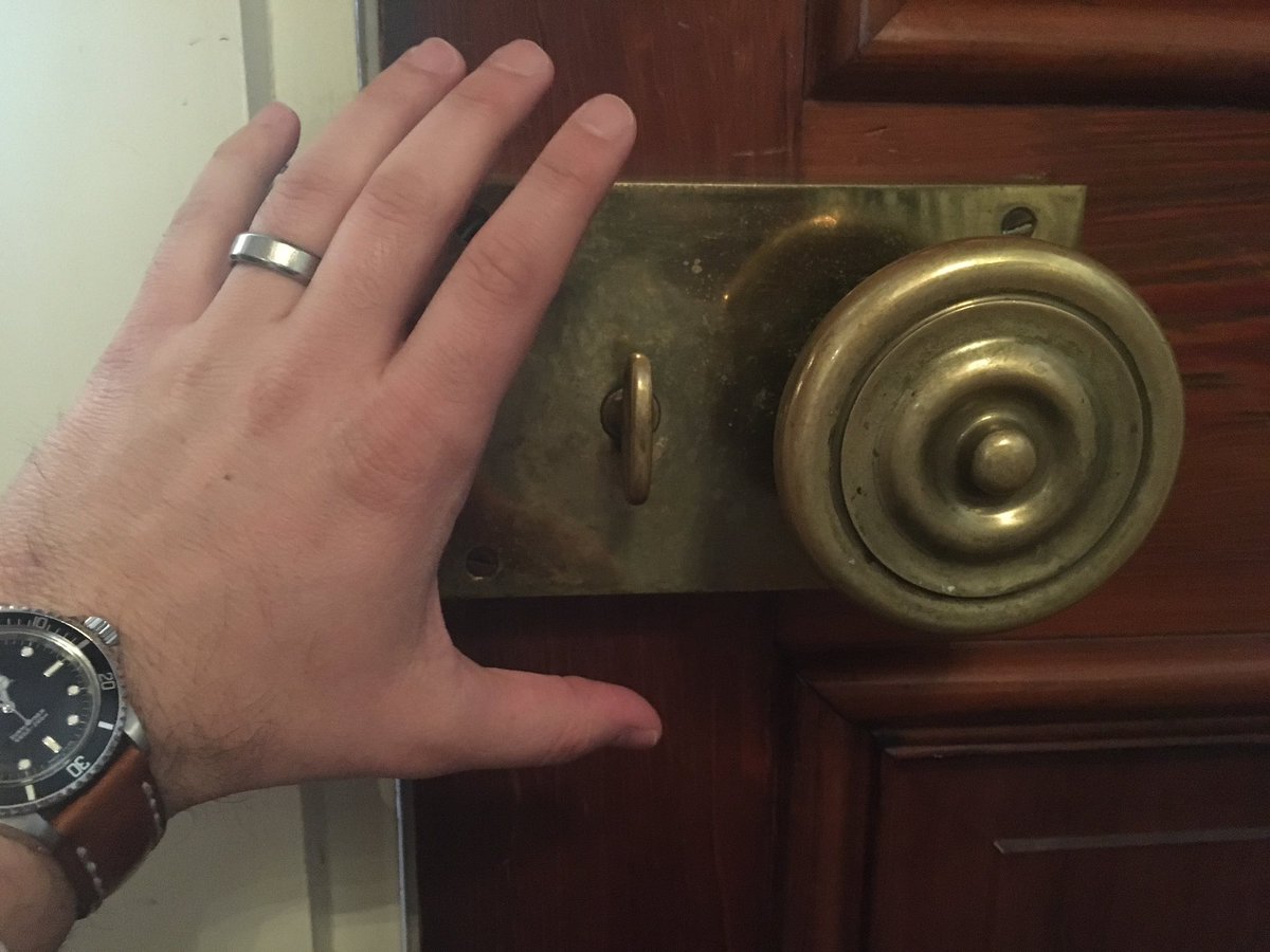 TheWGroup1's tweet photo. Coolest #doorknobs ever! Heavy duty, and all throughout the house! #cooldesignideas #luxuryrealestate #TheWgroup https://t.co/KiJA3eZlzC