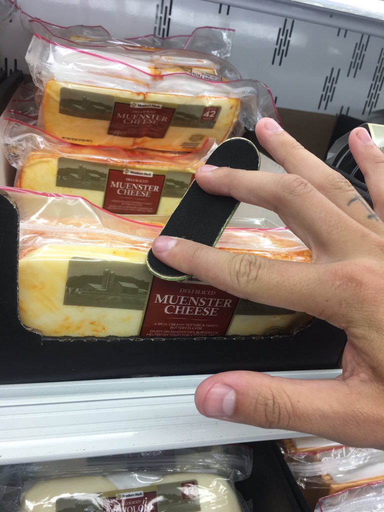 piques15's tweet image. Who ordered the shredded cheese?