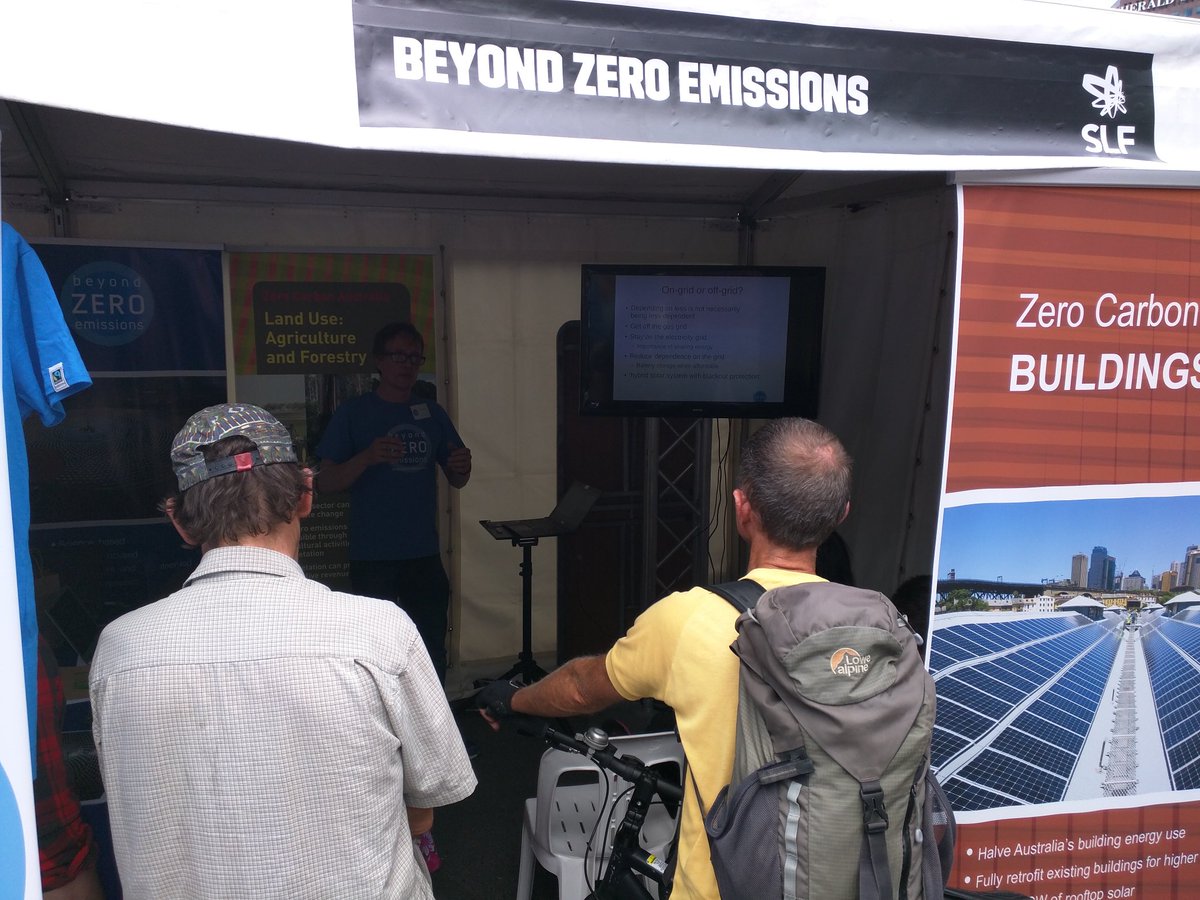 miwatominaga's tweet photo. Standing room only at Richard's @EnergyFreedomAU talk #zeroin10 @SLFestivalAus @beyondzeronews https://t.co/retjEywdIa