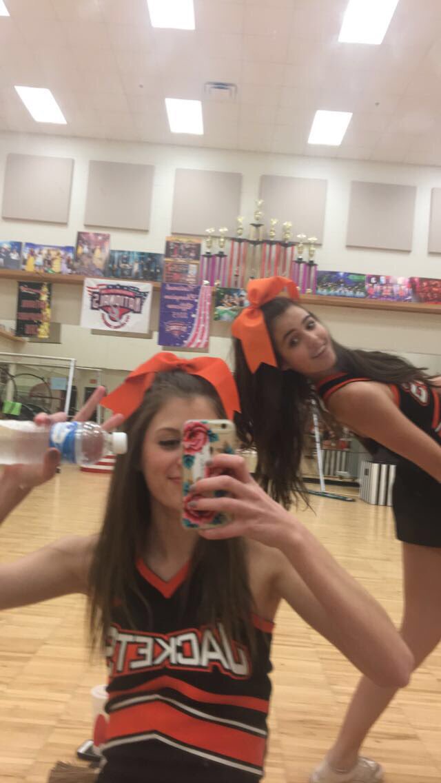 Lydiak98's tweet photo. HBD Darbs :-)I hope you have a great day, and thanks for saving my life #momarm #thehands https://t.co/B3GwCGxsXf