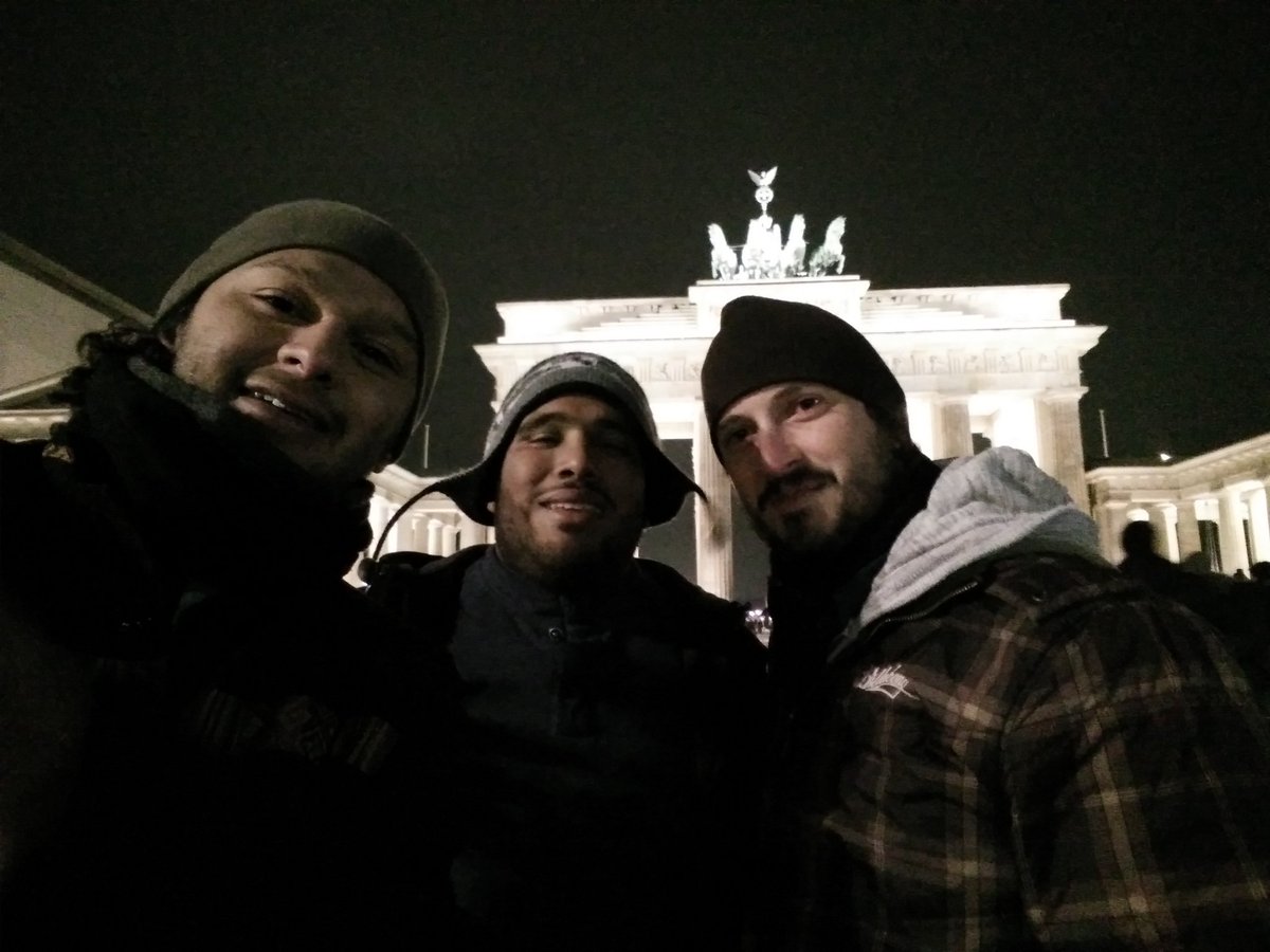 Team team team. Mañana arranca el #Berlinazo, sesión con Deutsche Bahn
<a href="/hasanchezo/">Hugo Sánchez</a> <a href="/jcmarti05/">Juan Carlos Marti</a>