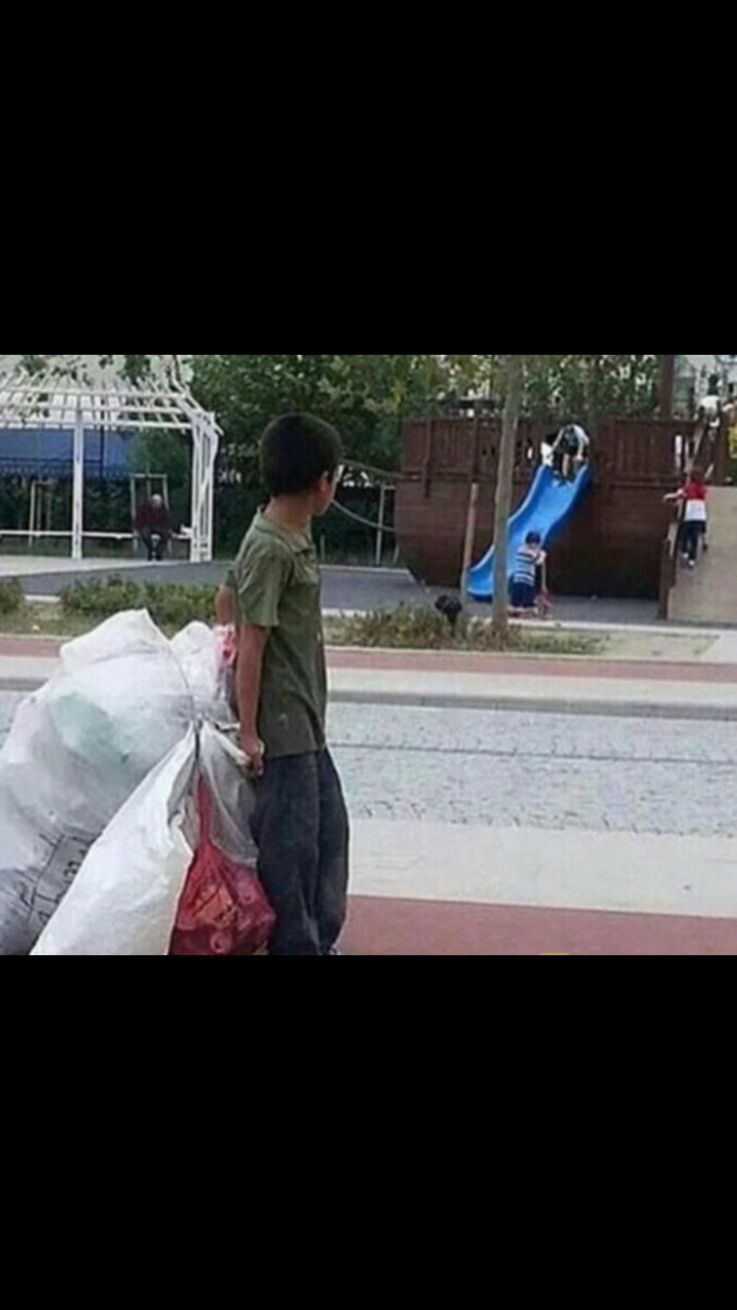 yusuffccukk's tweet image. Adaletin yokluğunu tek fotoğrafla anlatmışlar.