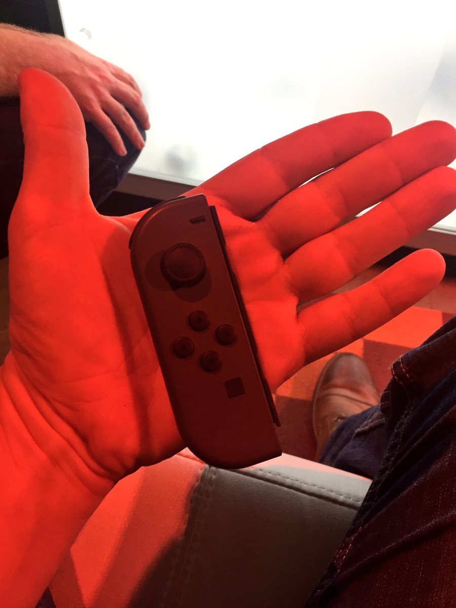 SwitchDen's tweet photo. All of the controllers felt great and fit comfortably in hand https://t.co/c0pPxAQAgX
