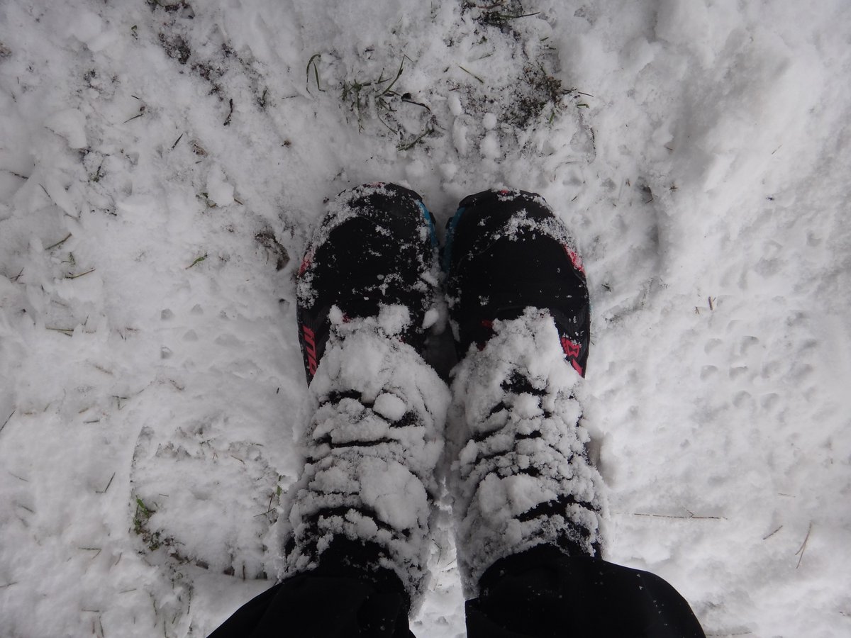 This weekend's run was snow-filled and fun-filled. With the right kit British winter weather shouldn't stop the fun #runtagit #peakdistrict