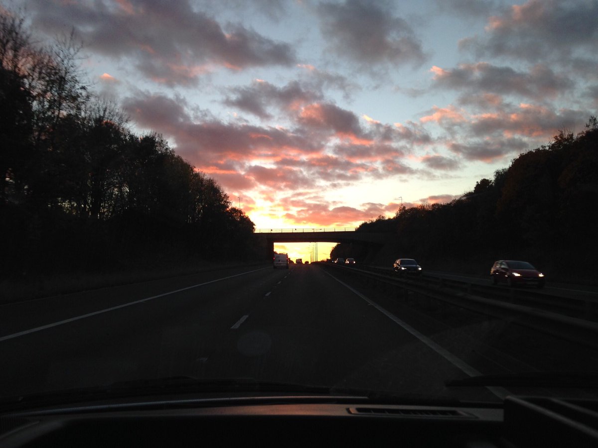 Burnzy398's tweet image. After a long day all you need is a sunset.#BeautifulWeekends