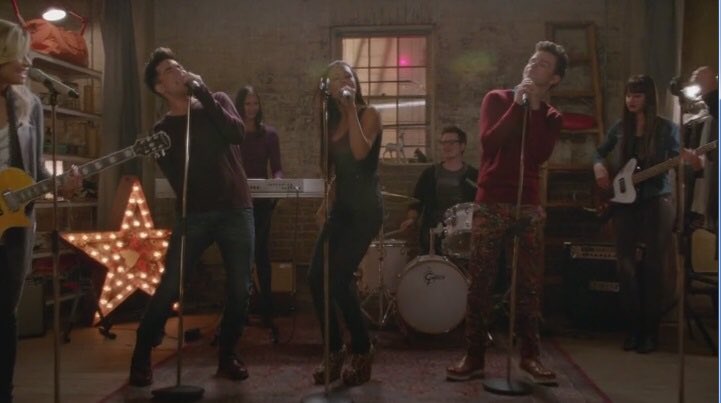 TypicalGleeks's tweet image. Choose one Pamela Lansbury performance