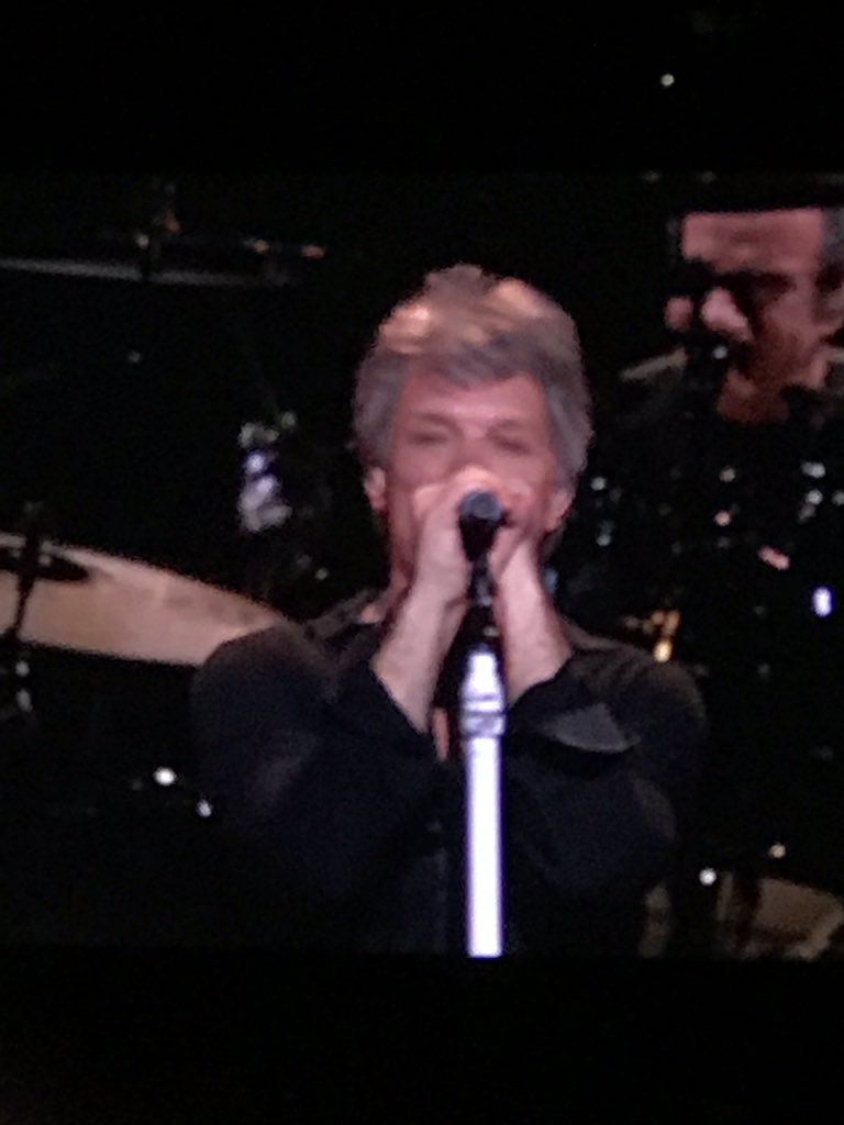 lisalangley1's tweet photo. This one's for you @TSforzaT @bonjovi https://t.co/GeiTVG7Srh