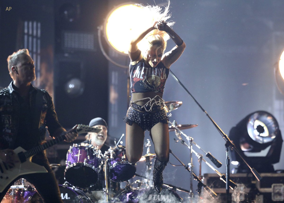 Retweet if you loved <a href="/ladygaga/">Lady Gaga</a> and <a href="/Metallica/">Metallica</a>! #Grammys