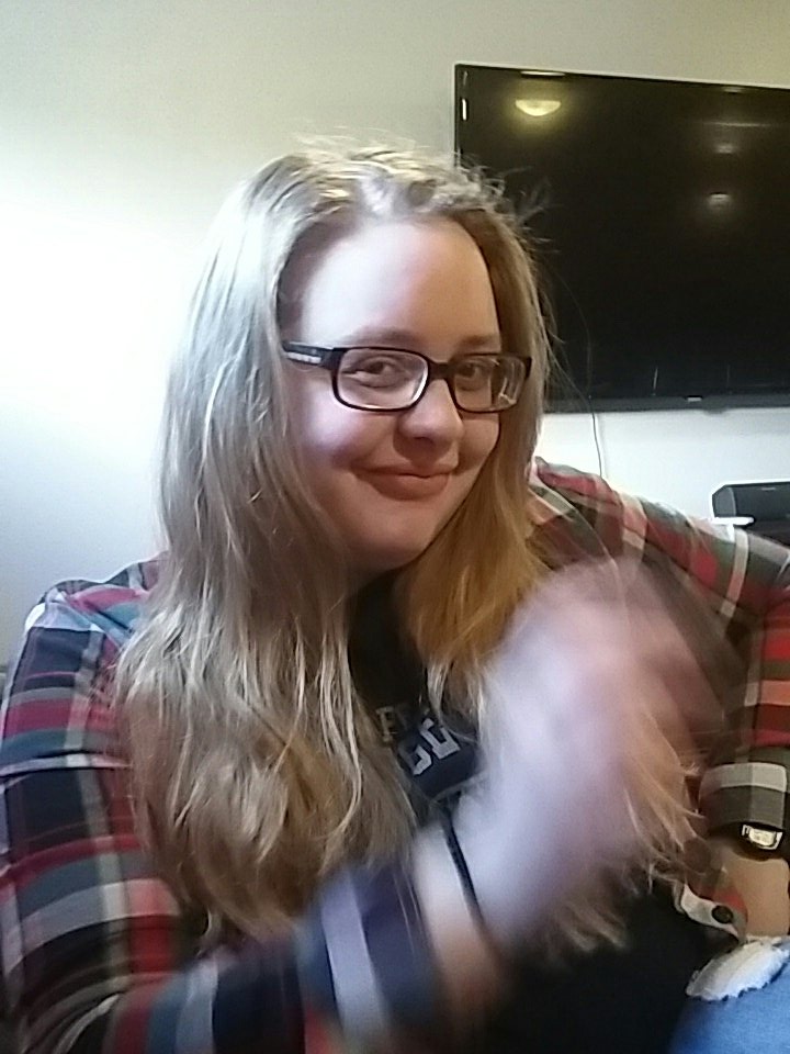 Canfieldcan's tweet photo. @courtney_can7 Canfield can fix her hair. #canfiedcan https://t.co/ZeC7yGsk8m
