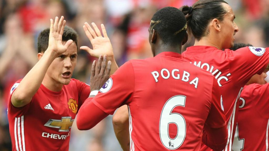 BolaHeroIndo's tweet photo. Berita Terupdate Liga Inggris: Jose Mourinho Apresiasi Penampilan Pogba https://t.co/nKUmNa9JzS https://t.co/xDYfnchI9J