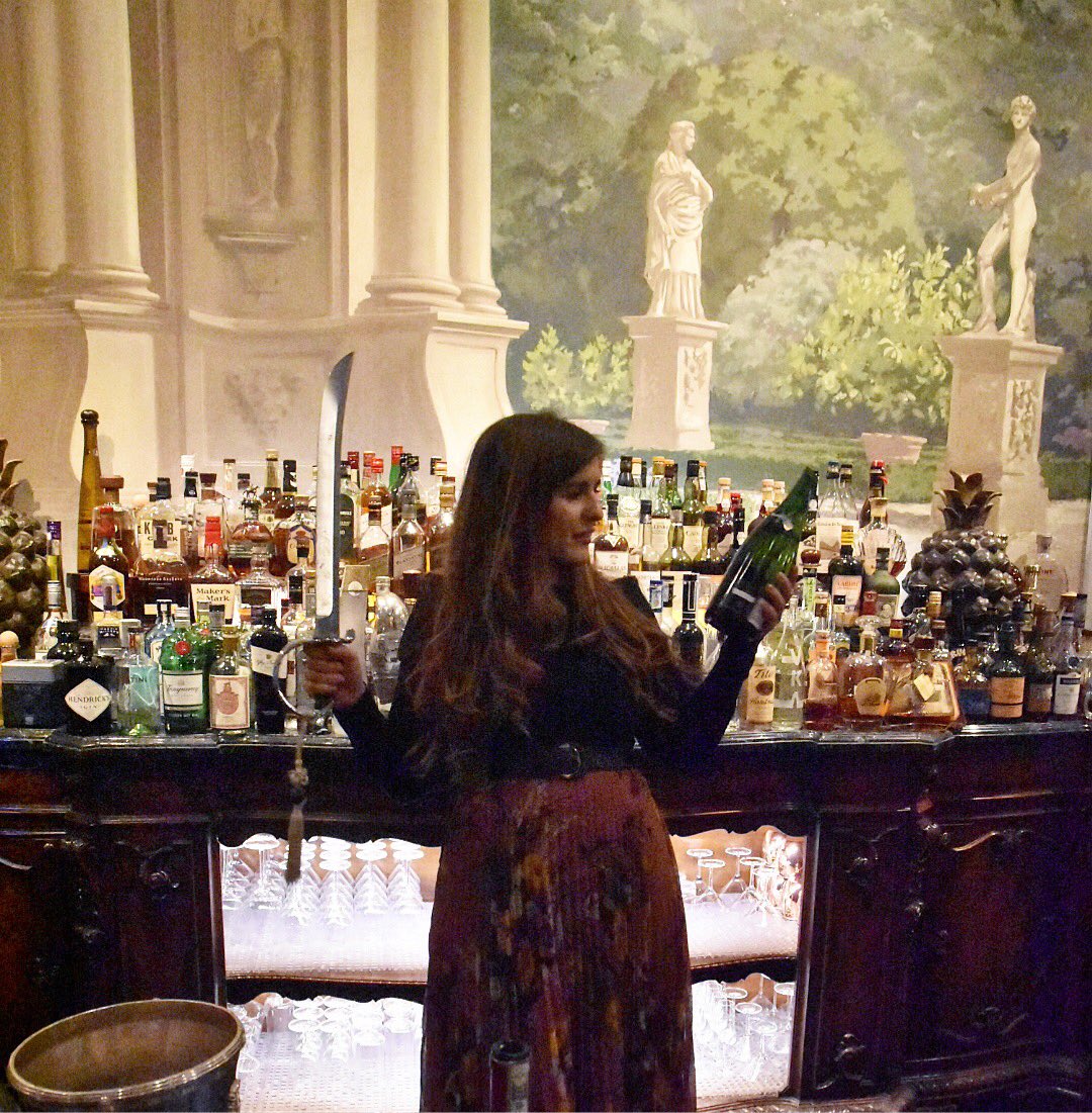 EleanorHerring's tweet photo. Mastering the art of #Champagne #Sabring at the @StRegisFlorence ceremony! Such a fun experience! #stregisflorence #wintergardenbycaino https://t.co/3xKay16AZx