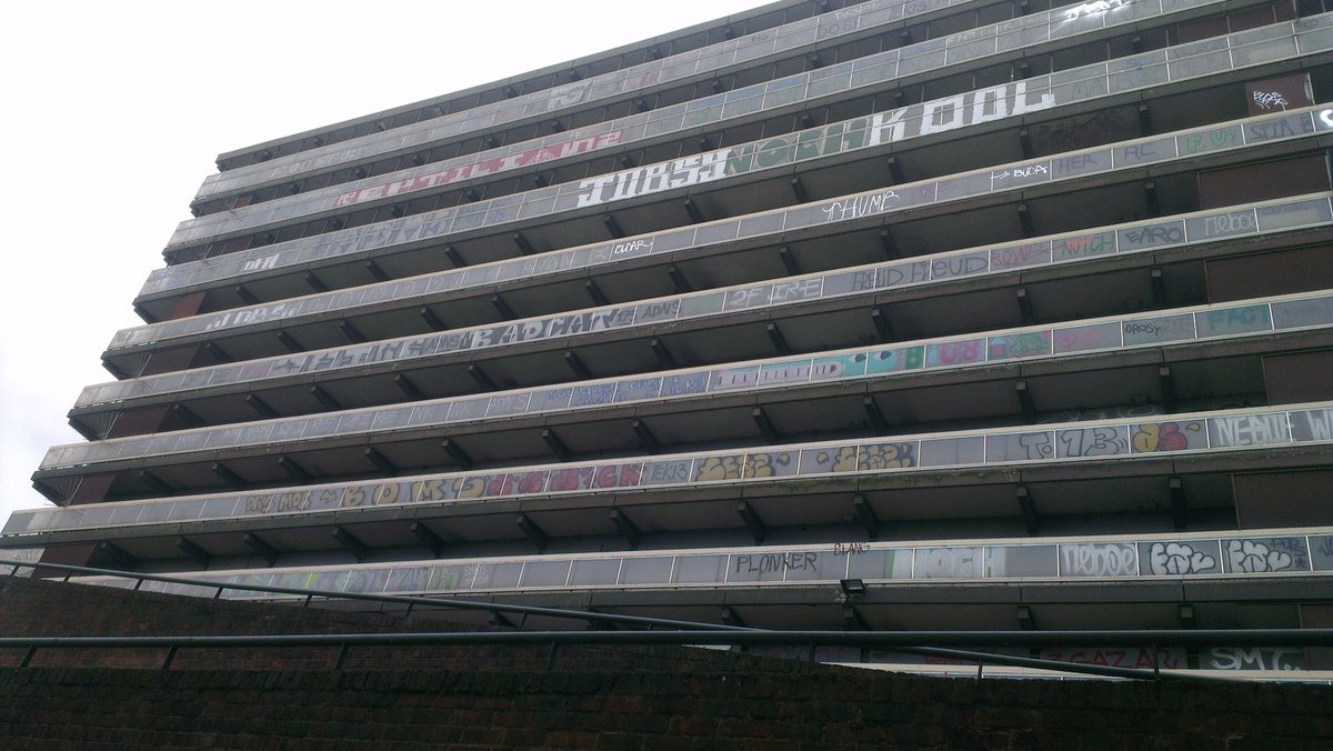 minimalist000's tweet photo. #HeygateEstate #2013recap https://t.co/Ng3Yjd0n2C