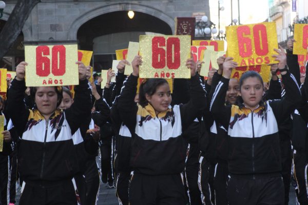 elsoldepuebla1's tweet photo. 📷📷 [Galería] Así se vivió el desfile conmemorativo por los 60 años del #CENHCH en #Puebla  https://t.co/axunPCoinn https://t.co/PoMw1Fd4cM